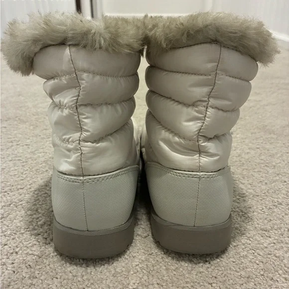 The North Face Winter Boots - Picture 3 of 4